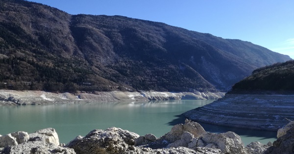 Lago Di Molveno Svuotato E Attivita Estate E Inverno