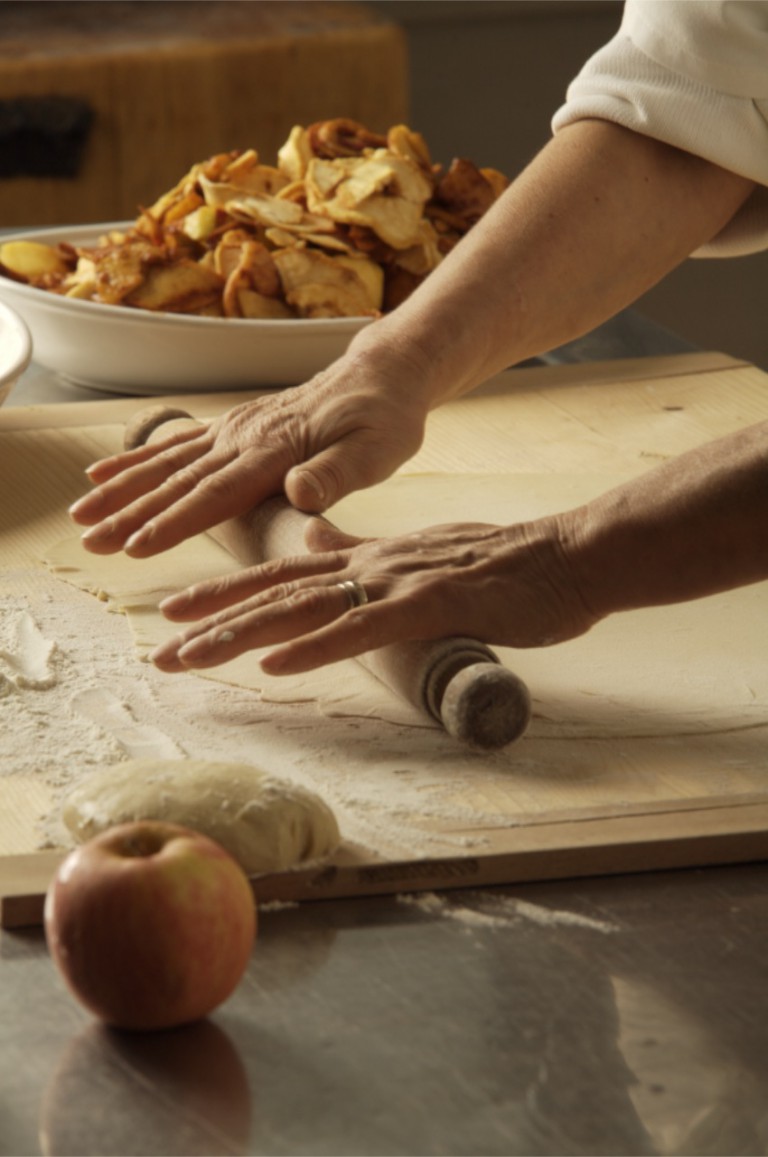 Strudel di mele, ricetta originale del Trentino Alto Adige